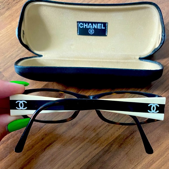 Chanel sunglasses, black & white and tortoise, with prescription. With case. - Picture 1 of 6